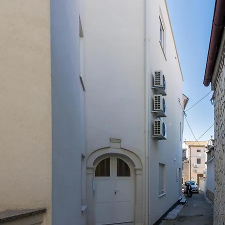 Stunning Apartment In Novi Vinodolski With Wifi Apartment