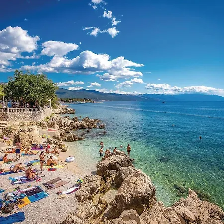 Pet Friendly Apartamento Novi Vinodolski