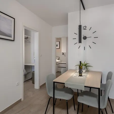 Stunning Apartment In Novi Vinodolski With Wifi * Novi Vinodolski