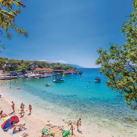 Pet Friendly Appartement Novi Vinodolski